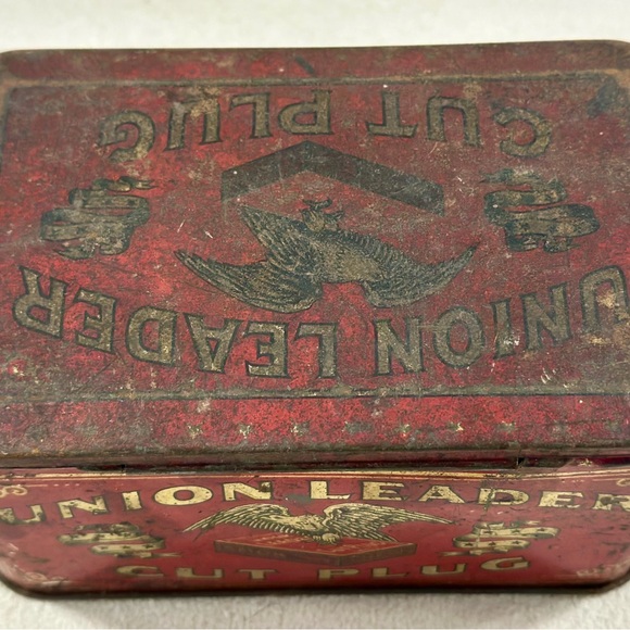 Union Leader Cut Plug Tobacco Tin 
Year 1915 - Picture 7 of 7